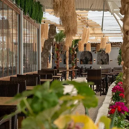 Rezort Kervan Tatil Koeyue Edremit (Balikesir)